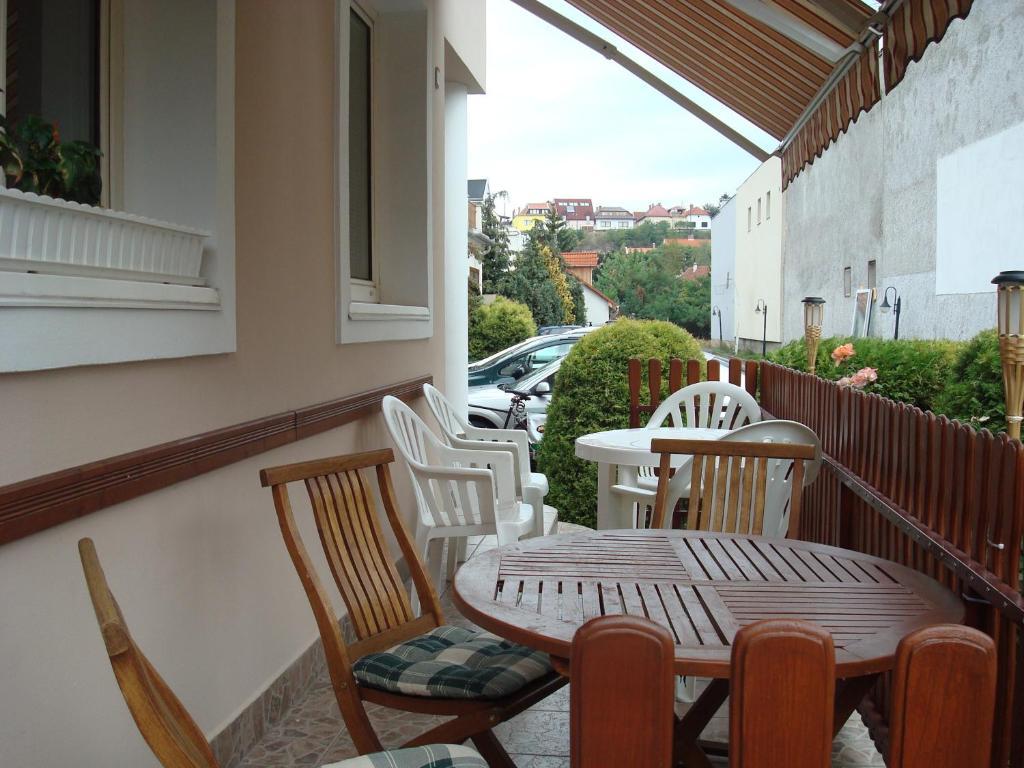 Vincze Vendeghaz Apartment Eger Bagian luar foto