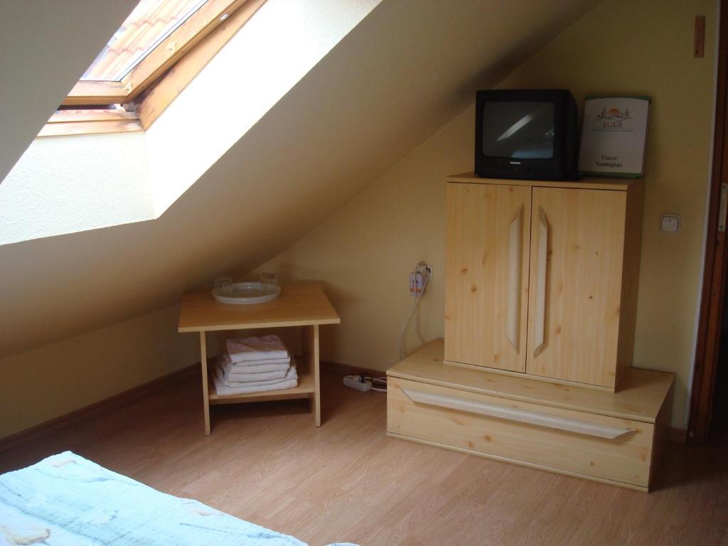 Vincze Vendeghaz Apartment Eger Ruang foto