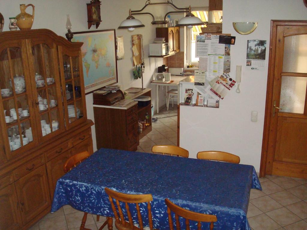 Vincze Vendeghaz Apartment Eger Bagian luar foto